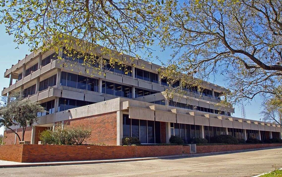 6553be7a0a0452407c153afb_2800-S-Texas-Ave-Bryan-TX-Building-Photo-3-LargeHighDefinition-2